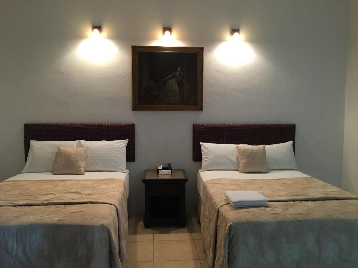 Hotel Mejorada מרידה מראה חיצוני תמונה