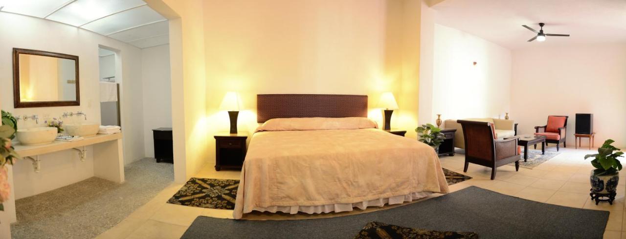 Hotel Mejorada מרידה מראה חיצוני תמונה